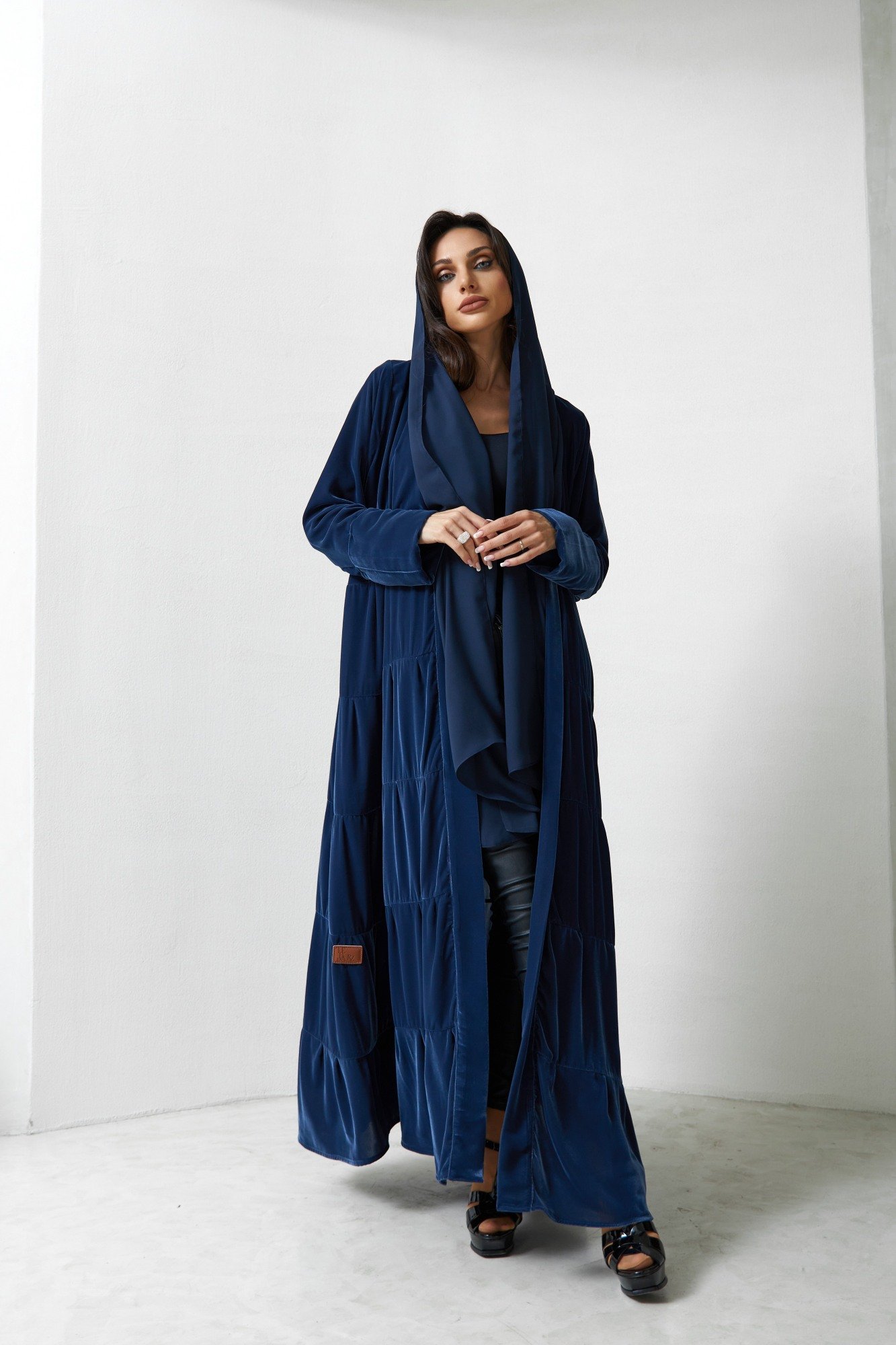 4W2A1245-1 MAGNIFICENT BLUE - Image 1