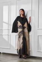 BUTTERFLY EMBRACE IN BEIGE